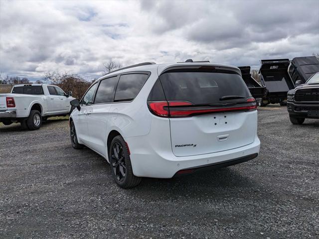 new 2024 Chrysler Pacifica car, priced at $44,650
