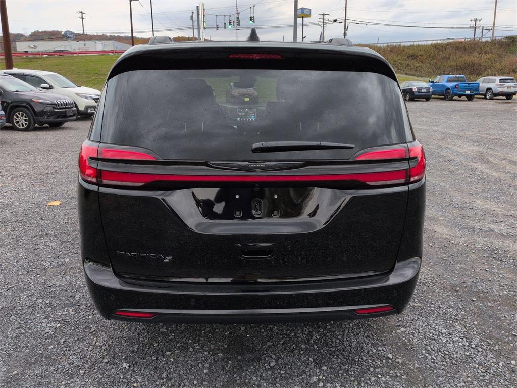 new 2026 Chrysler Pacifica car, priced at $44,610