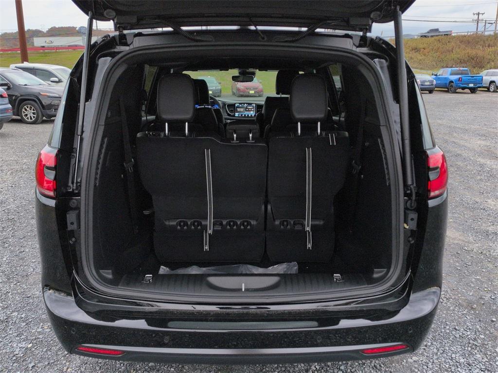 new 2026 Chrysler Pacifica car, priced at $44,610