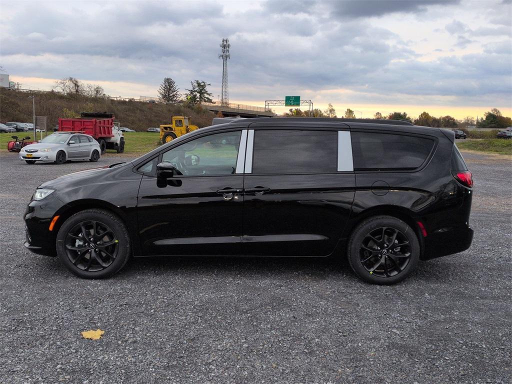 new 2026 Chrysler Pacifica car, priced at $44,610