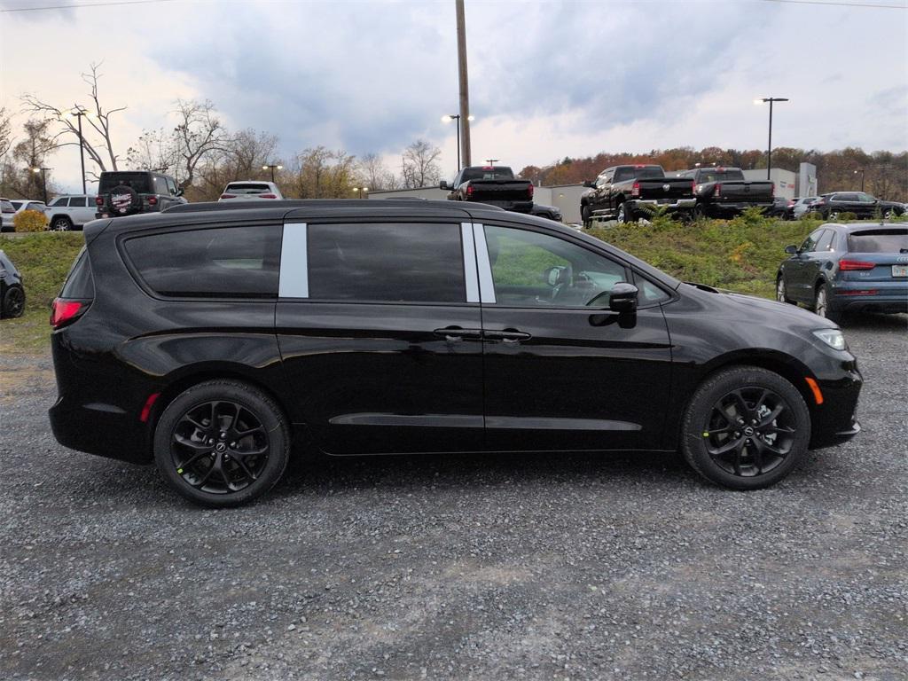 new 2026 Chrysler Pacifica car, priced at $44,610