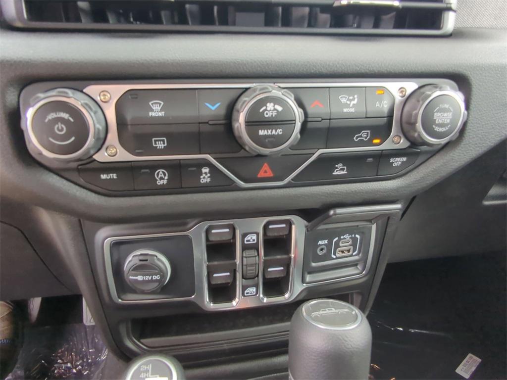 new 2025 Jeep Gladiator car, priced at $46,340