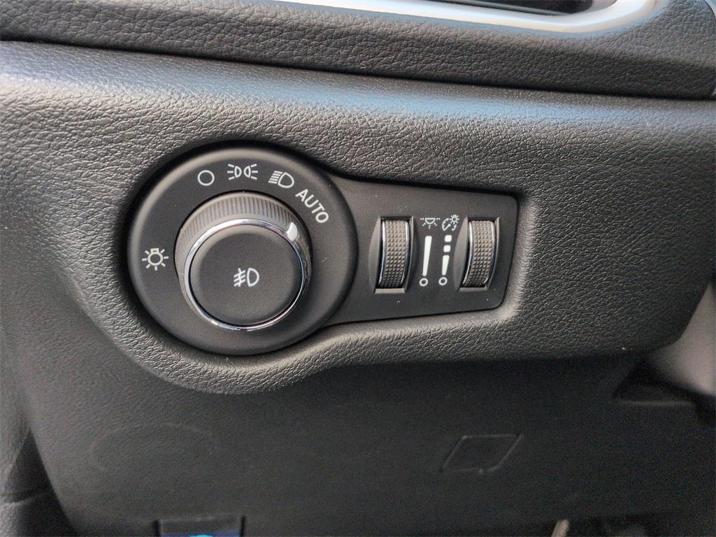 new 2026 Chrysler Pacifica car, priced at $42,365