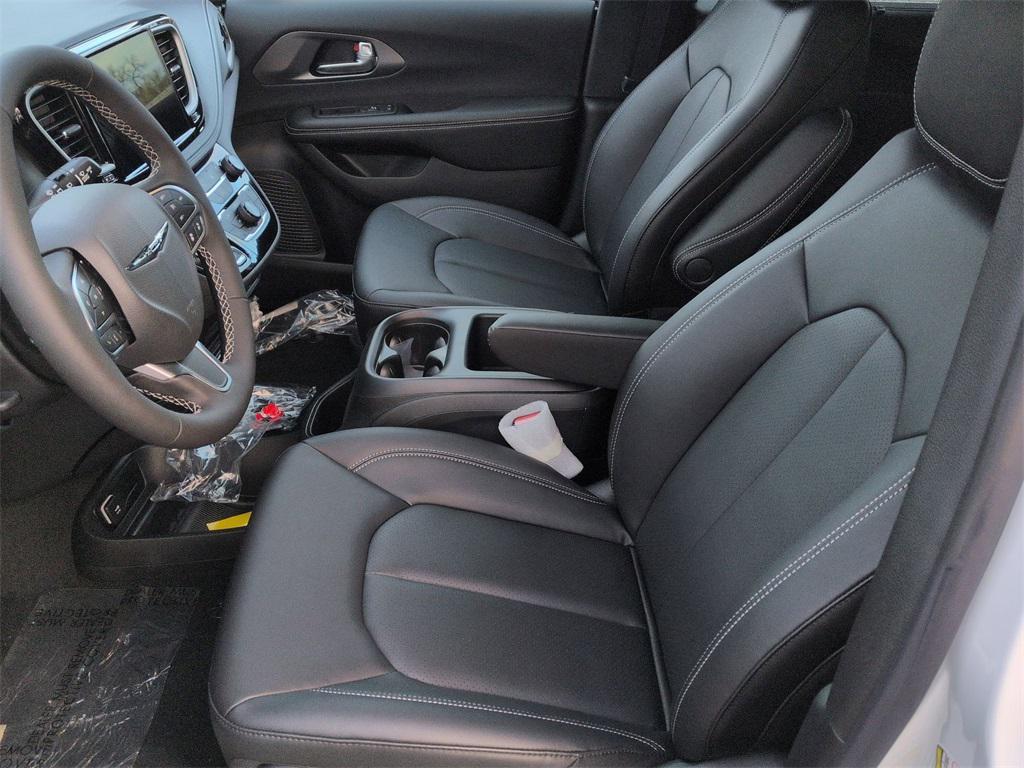 new 2026 Chrysler Pacifica car, priced at $42,365