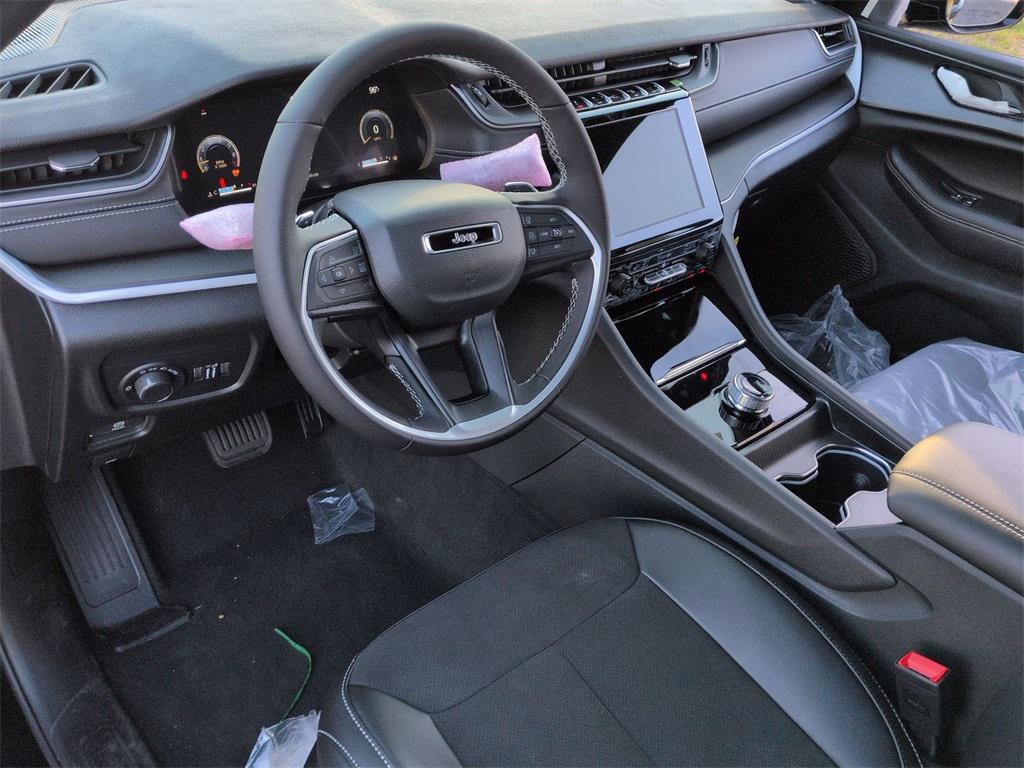 new 2025 Jeep Grand Cherokee car, priced at $44,905