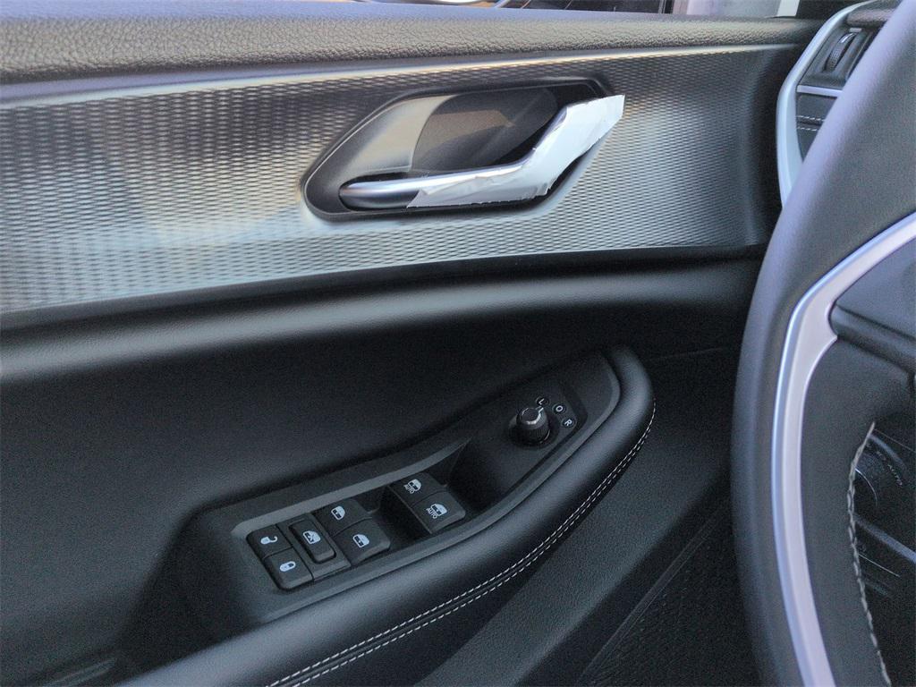 new 2025 Jeep Grand Cherokee car, priced at $44,905