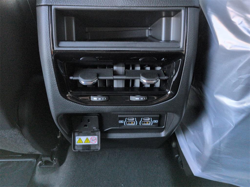 new 2025 Jeep Grand Cherokee car, priced at $44,905