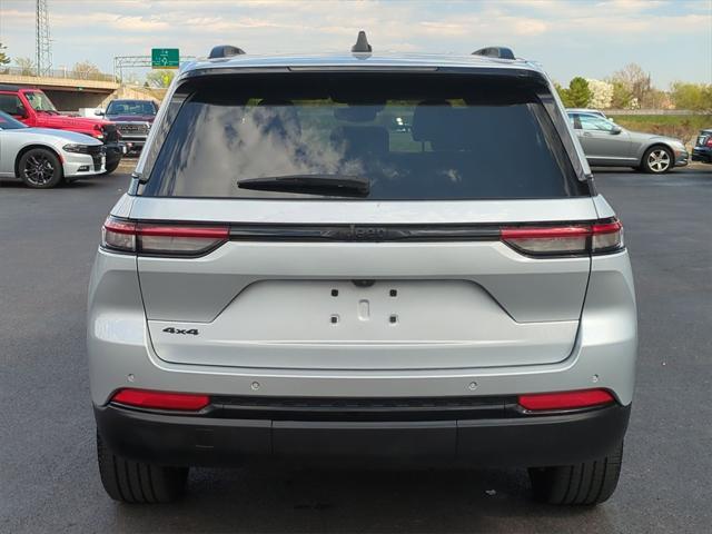 used 2022 Jeep Grand Cherokee car, priced at $33,500