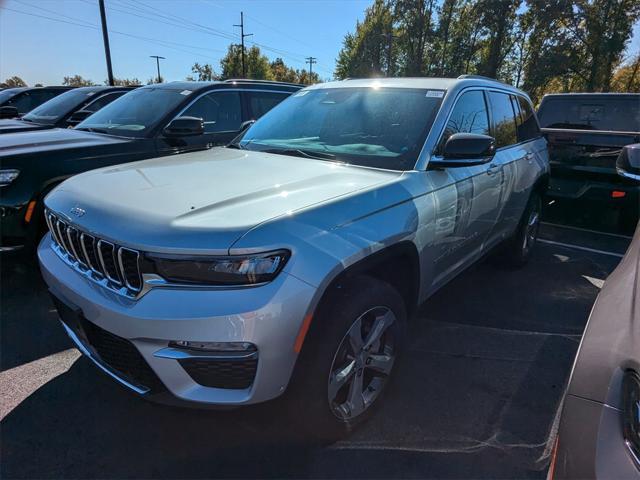 new 2025 Jeep Grand Cherokee car, priced at $56,355