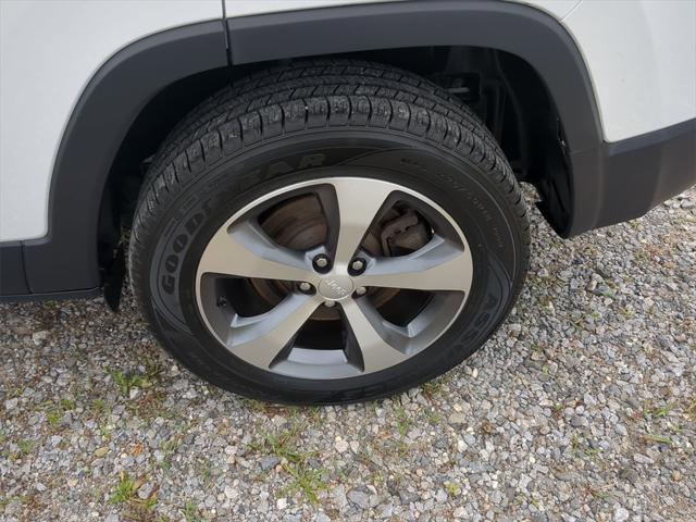used 2022 Jeep Cherokee car, priced at $26,450