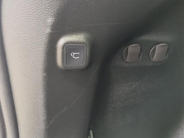 used 2022 Jeep Cherokee car, priced at $26,450