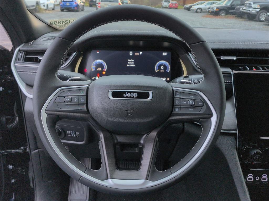 new 2025 Jeep Grand Cherokee car, priced at $48,185