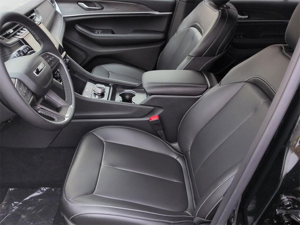 new 2025 Jeep Grand Cherokee car, priced at $48,185