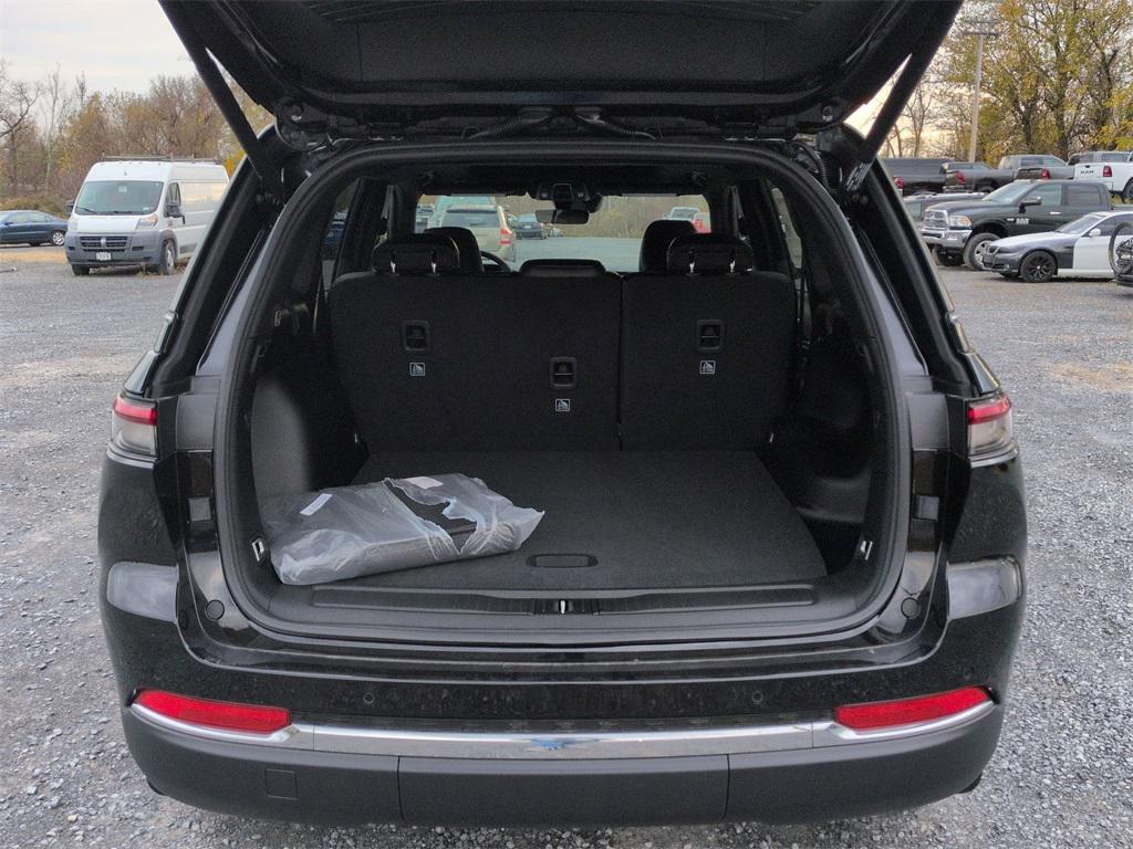 new 2025 Jeep Grand Cherokee car, priced at $48,185