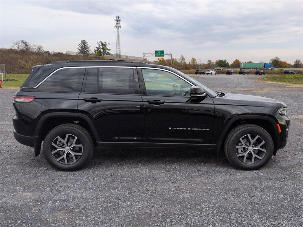 new 2025 Jeep Grand Cherokee car, priced at $48,185