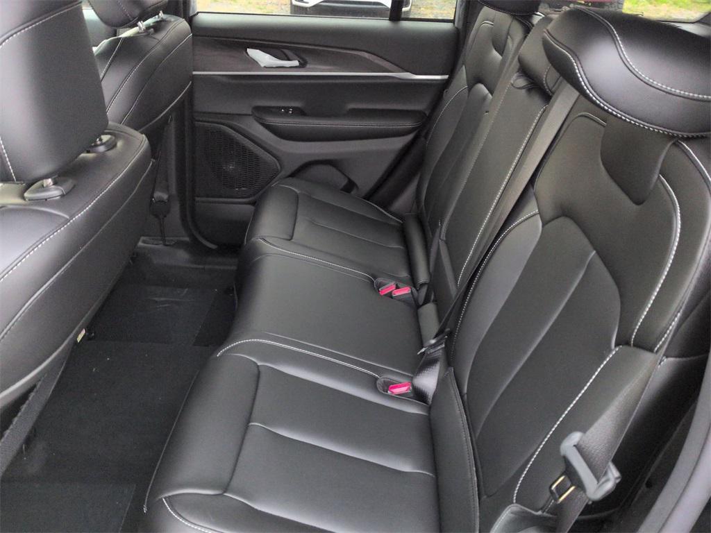 new 2025 Jeep Grand Cherokee car, priced at $48,185