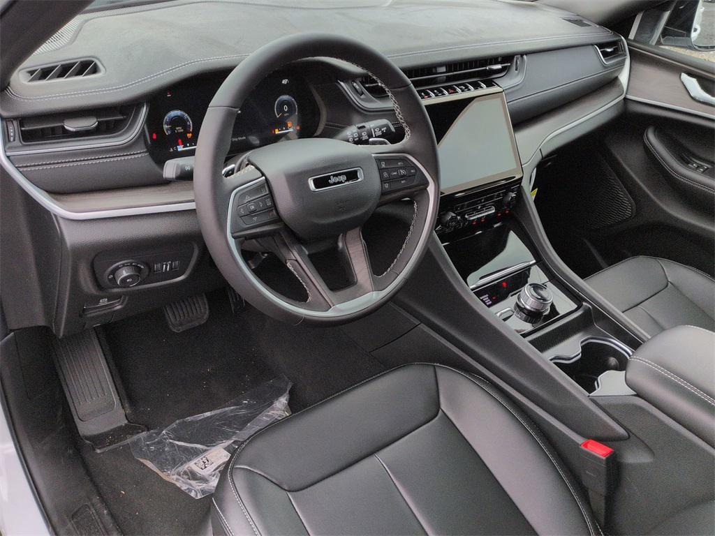 new 2025 Jeep Grand Cherokee car, priced at $47,590
