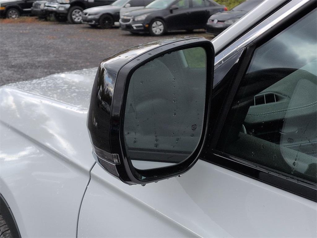 new 2025 Jeep Grand Cherokee car, priced at $47,590