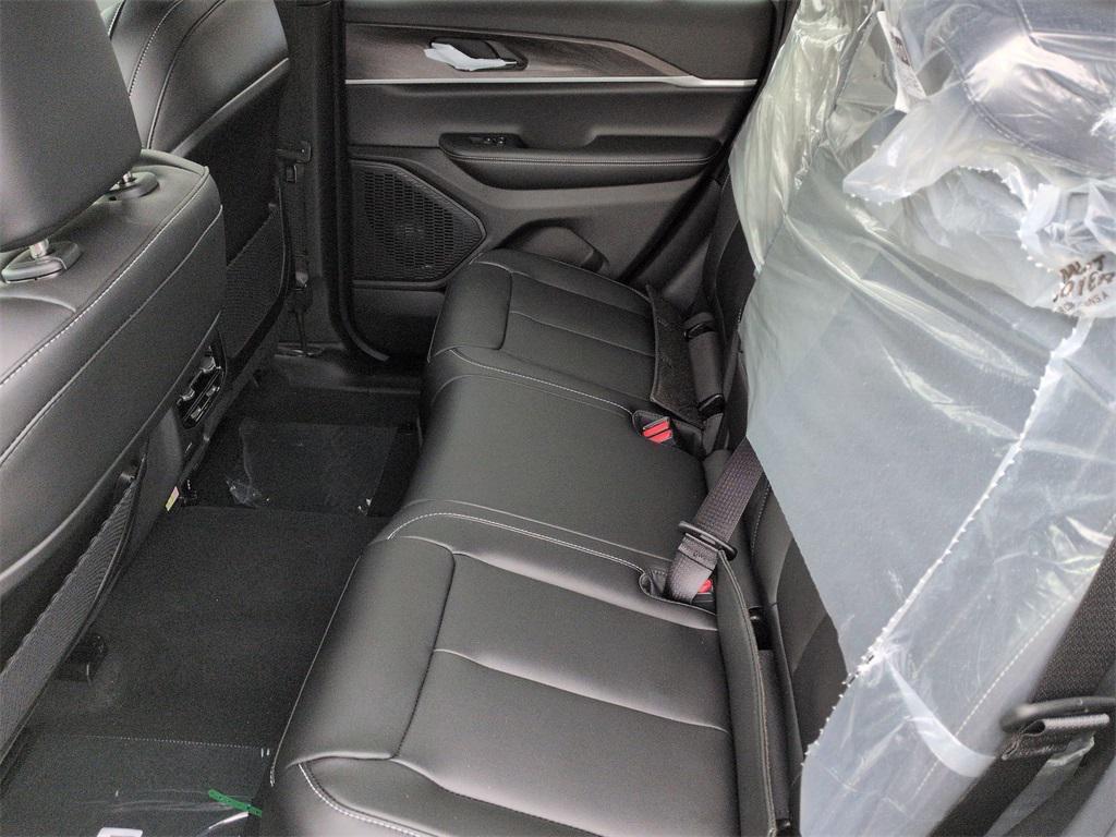 new 2025 Jeep Grand Cherokee car, priced at $47,590