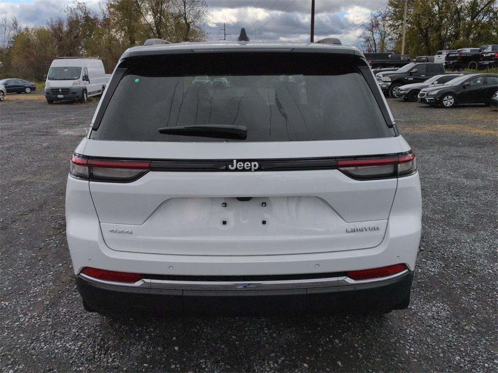 new 2025 Jeep Grand Cherokee car, priced at $47,590