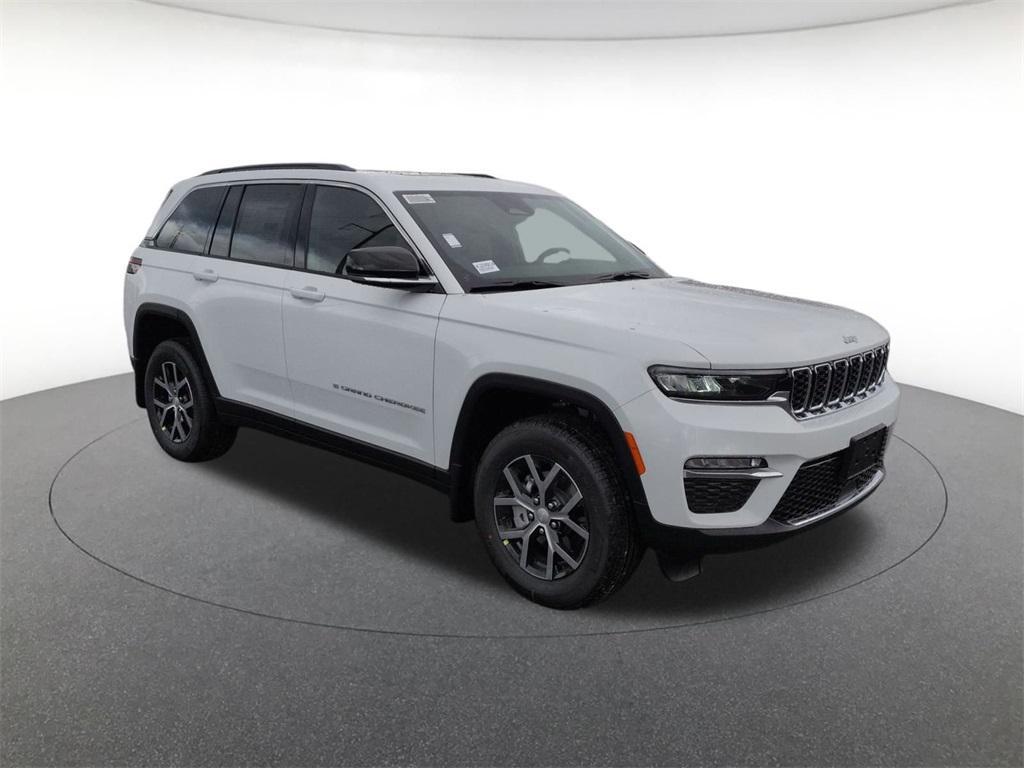 new 2025 Jeep Grand Cherokee car, priced at $47,590
