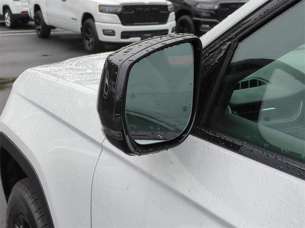 new 2025 Jeep Grand Cherokee L car, priced at $46,060