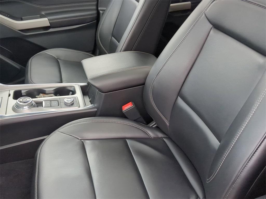 used 2023 Ford Explorer car, priced at $33,900