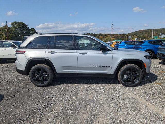 new 2025 Jeep Grand Cherokee car, priced at $52,535