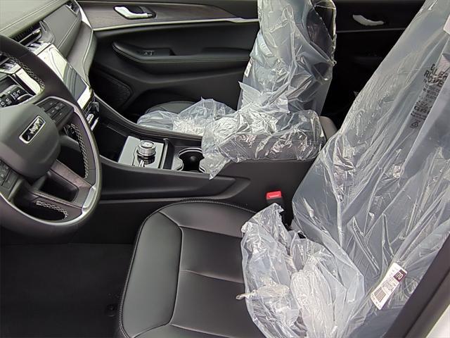 new 2025 Jeep Grand Cherokee car, priced at $48,526