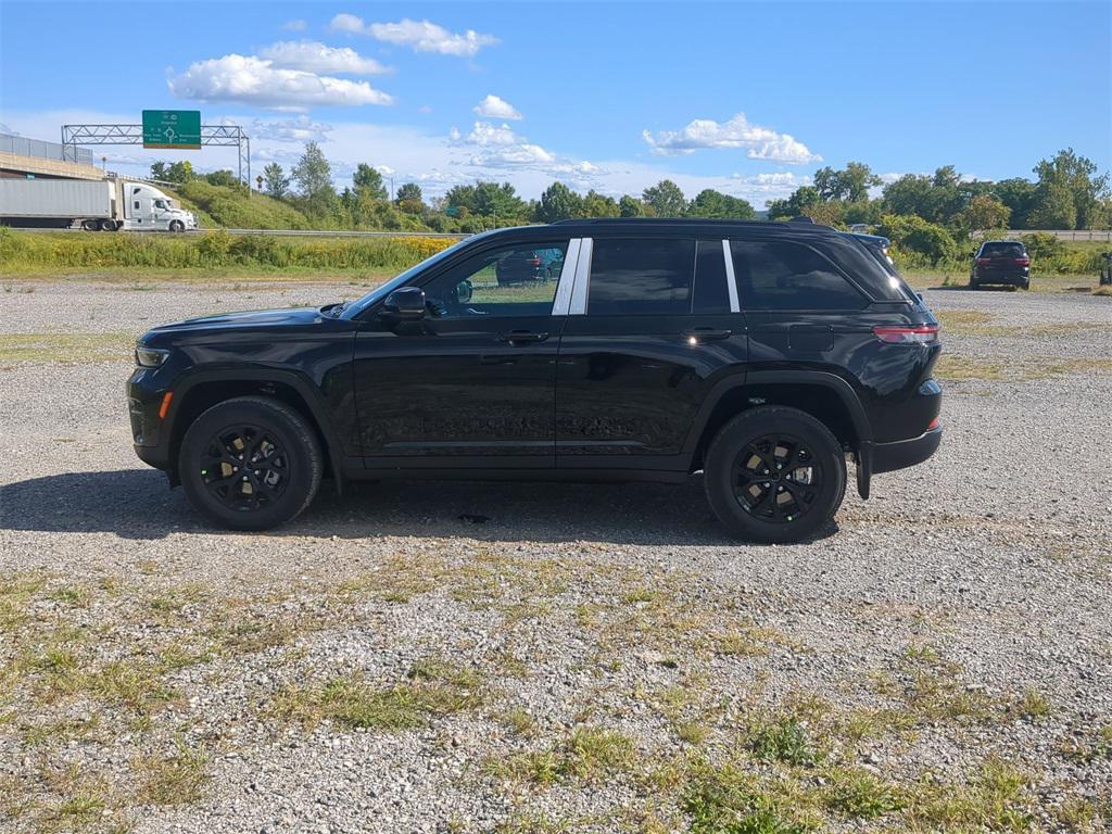 new 2025 Jeep Grand Cherokee car, priced at $42,905