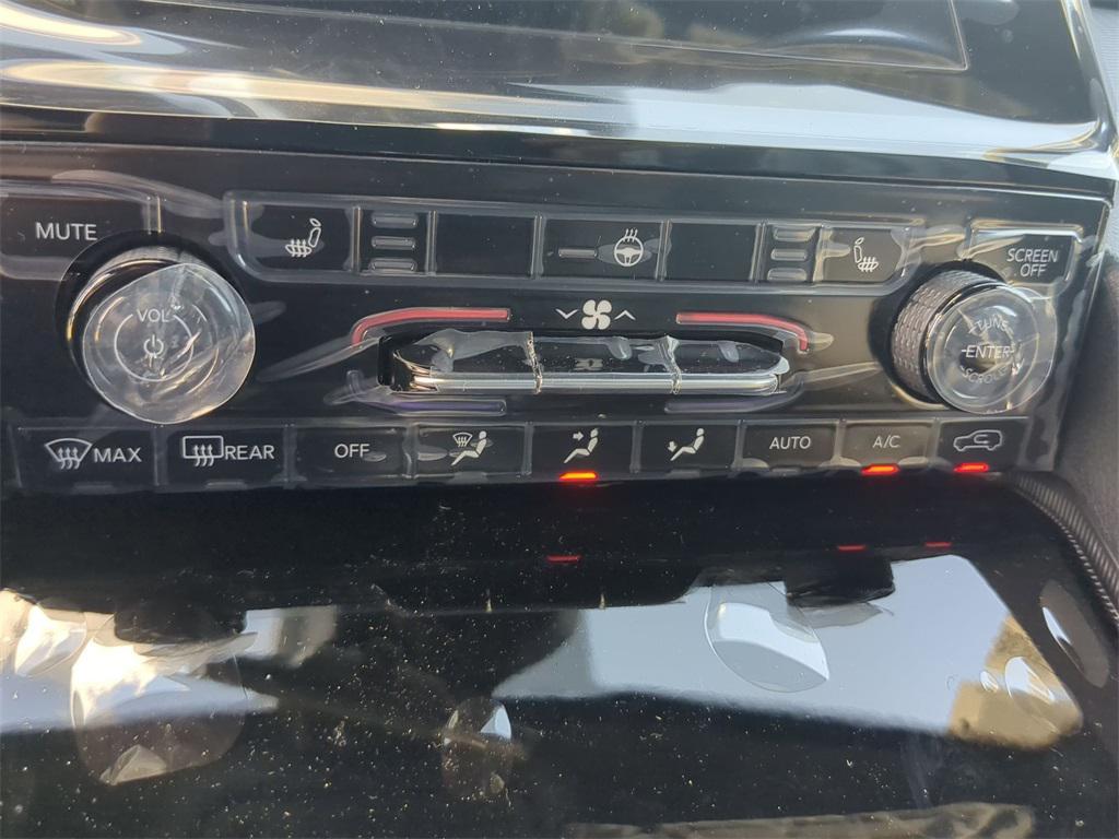 new 2025 Jeep Grand Cherokee car, priced at $42,905