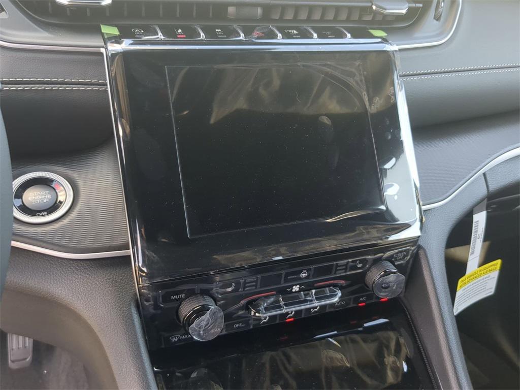 new 2025 Jeep Grand Cherokee car, priced at $42,905