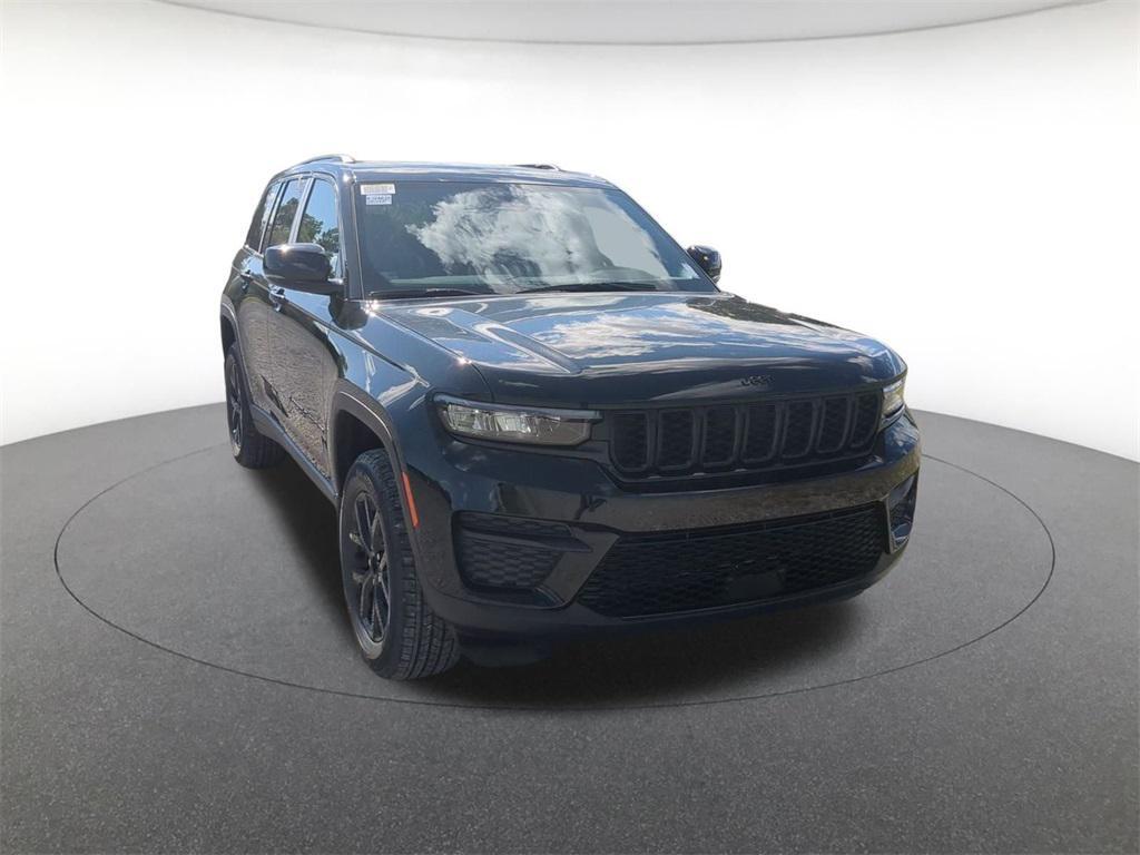 new 2025 Jeep Grand Cherokee car, priced at $42,905