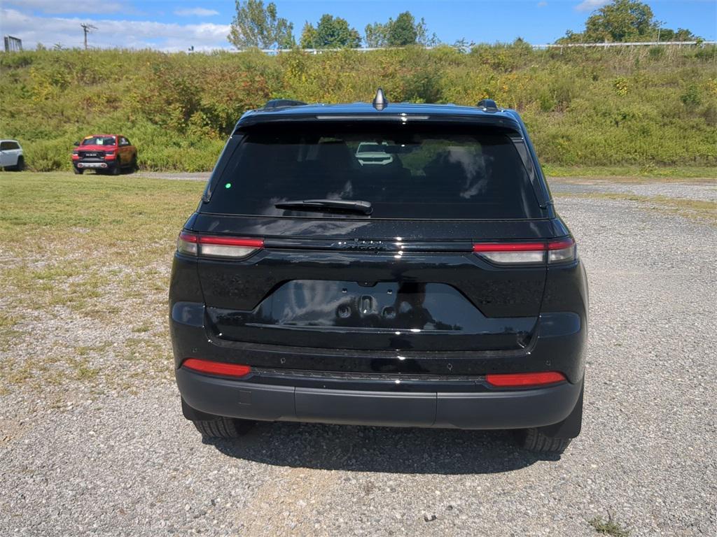 new 2025 Jeep Grand Cherokee car, priced at $42,905