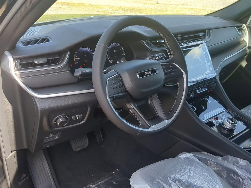 new 2025 Jeep Grand Cherokee car, priced at $42,905