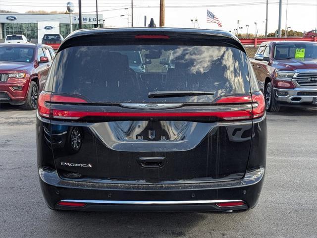 new 2025 Chrysler Pacifica car, priced at $43,040