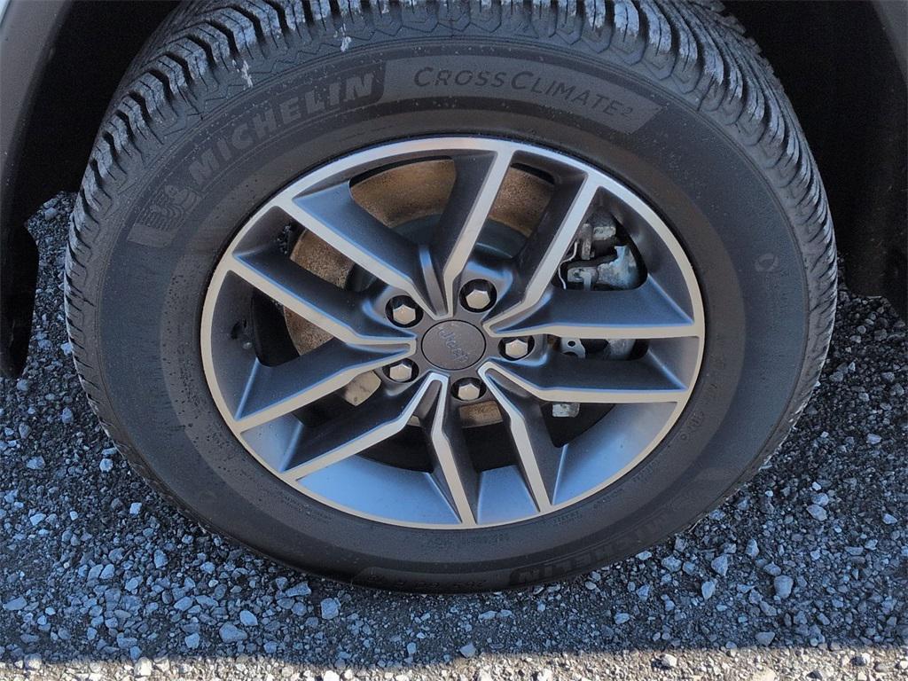 used 2022 Jeep Grand Cherokee car, priced at $28,900