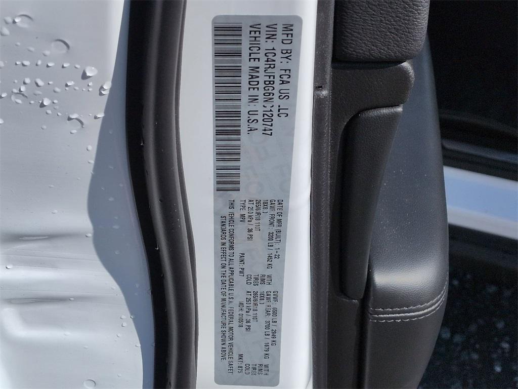 used 2022 Jeep Grand Cherokee car, priced at $28,900