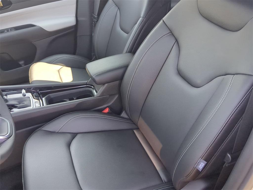 new 2025 Jeep Compass car, priced at $33,585
