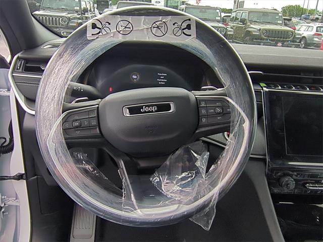 new 2025 Jeep Grand Cherokee car, priced at $42,115