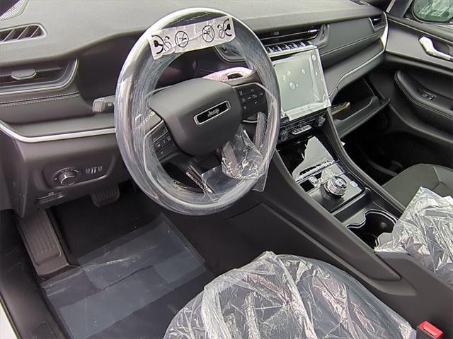 new 2025 Jeep Grand Cherokee car, priced at $42,115