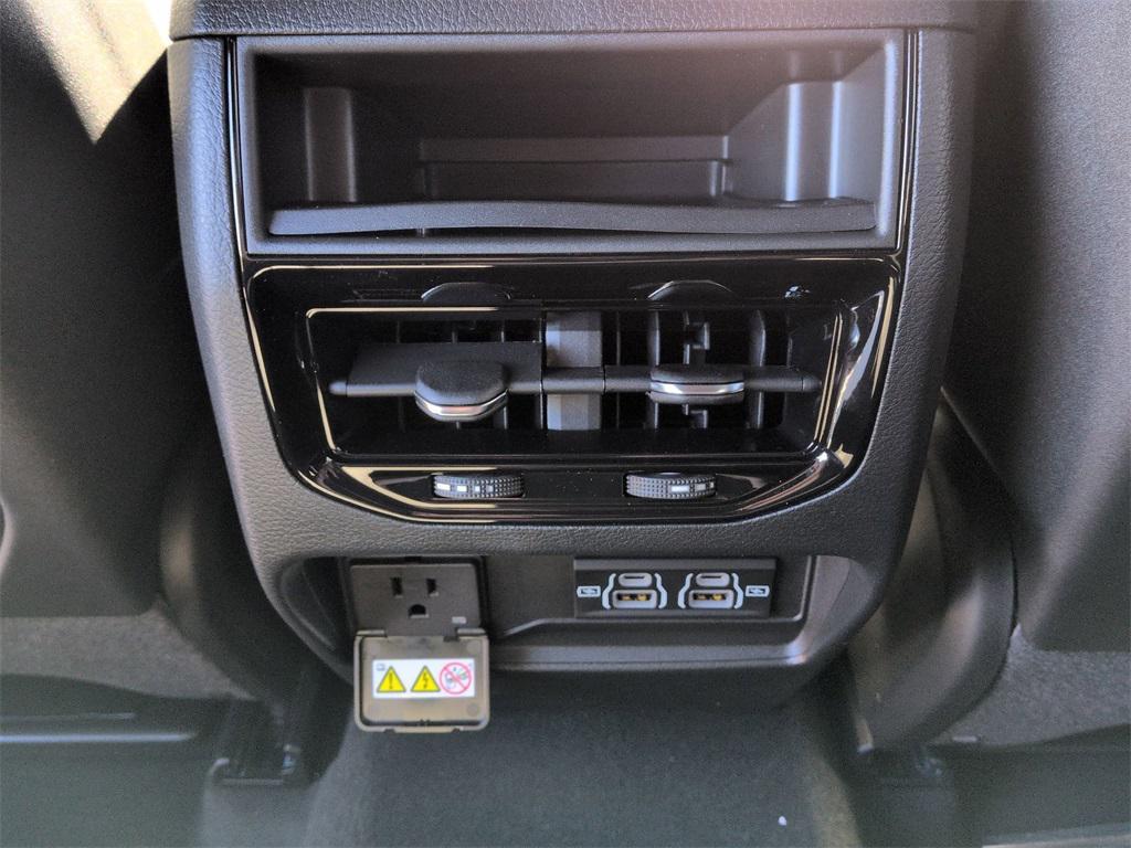 new 2025 Jeep Grand Cherokee car, priced at $42,905