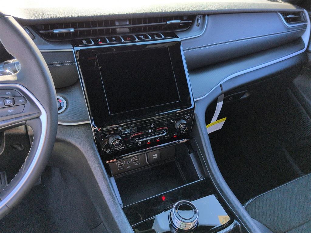 new 2025 Jeep Grand Cherokee car, priced at $42,905