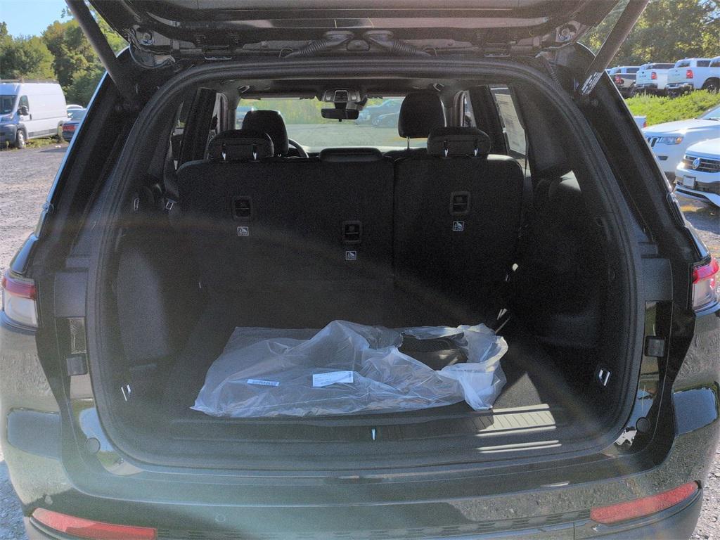 new 2025 Jeep Grand Cherokee car, priced at $42,905