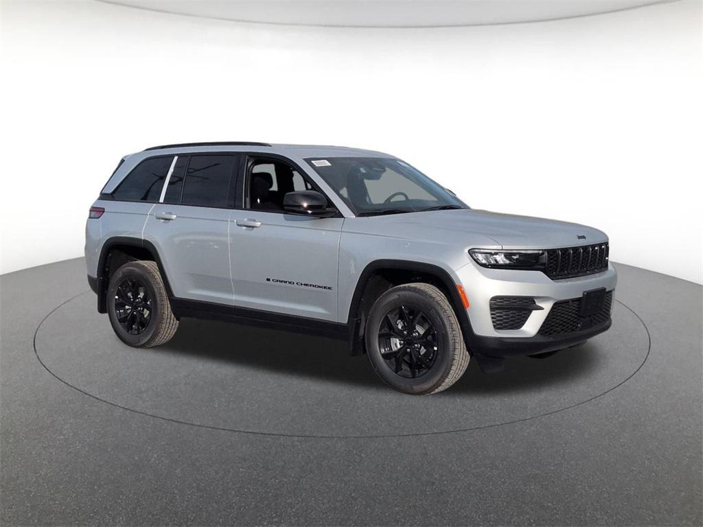 new 2025 Jeep Grand Cherokee car, priced at $44,405