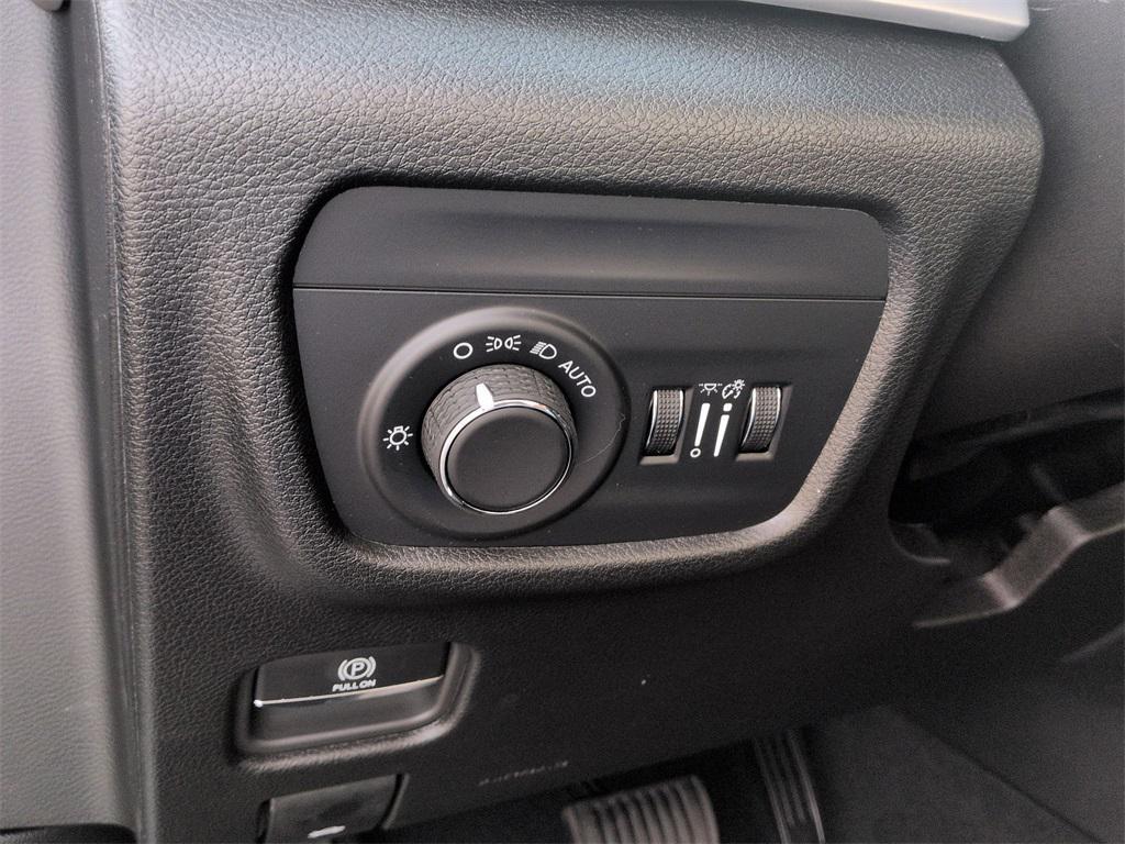 new 2025 Jeep Grand Cherokee car, priced at $44,405