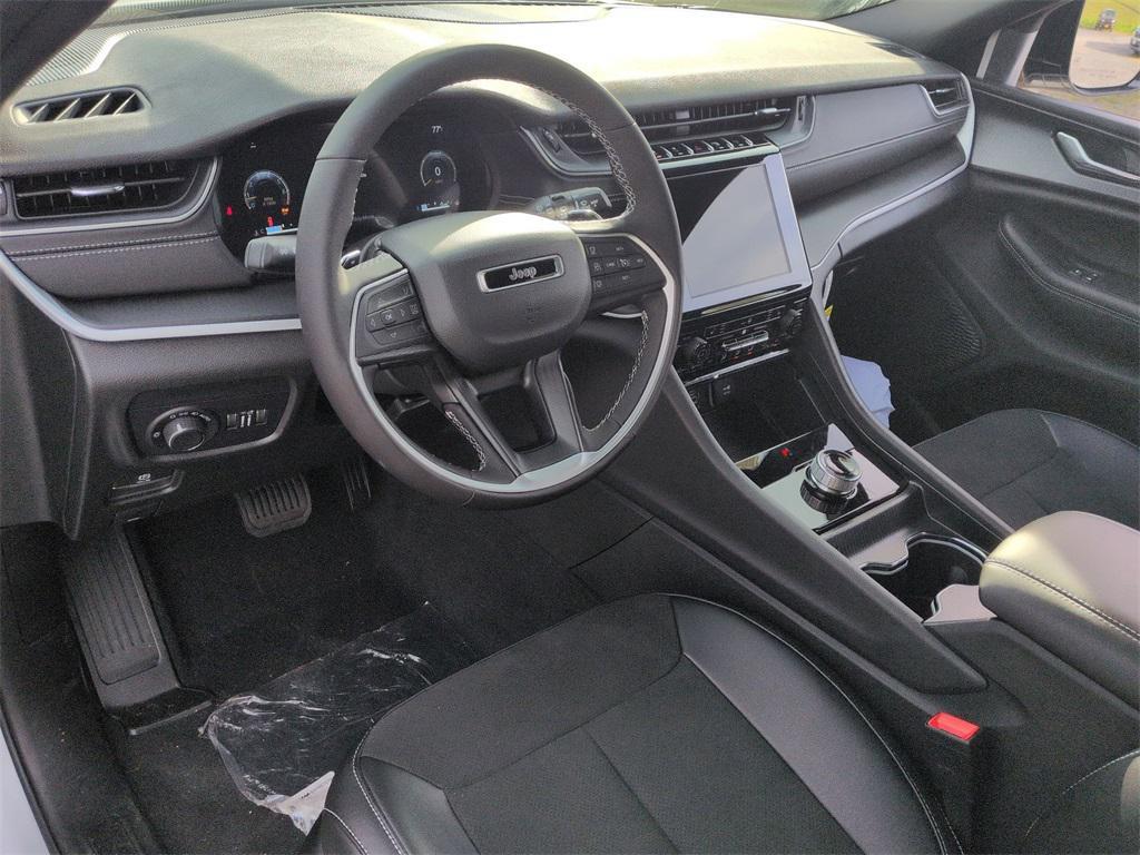 new 2025 Jeep Grand Cherokee car, priced at $44,405
