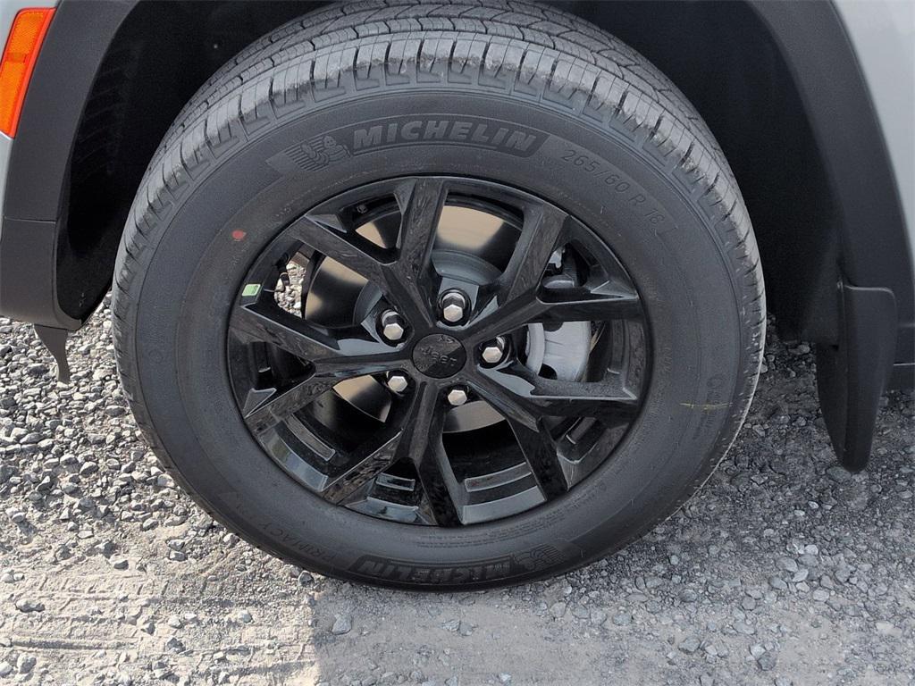 new 2025 Jeep Grand Cherokee car, priced at $44,405