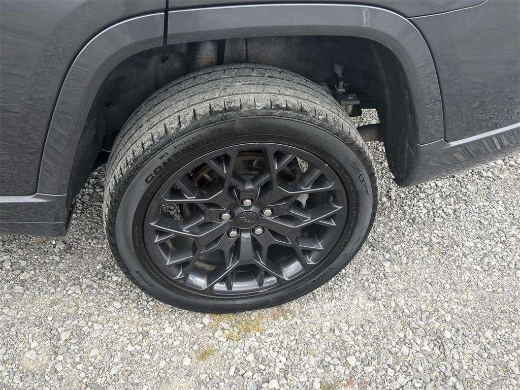 used 2023 Jeep Grand Cherokee L car, priced at $48,305
