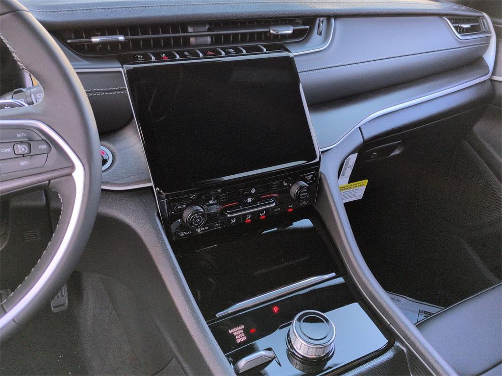 new 2025 Jeep Grand Cherokee car, priced at $48,185